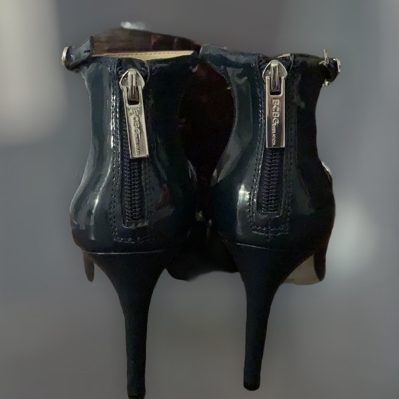 BCBG PUMPS - Picture 4 of 6